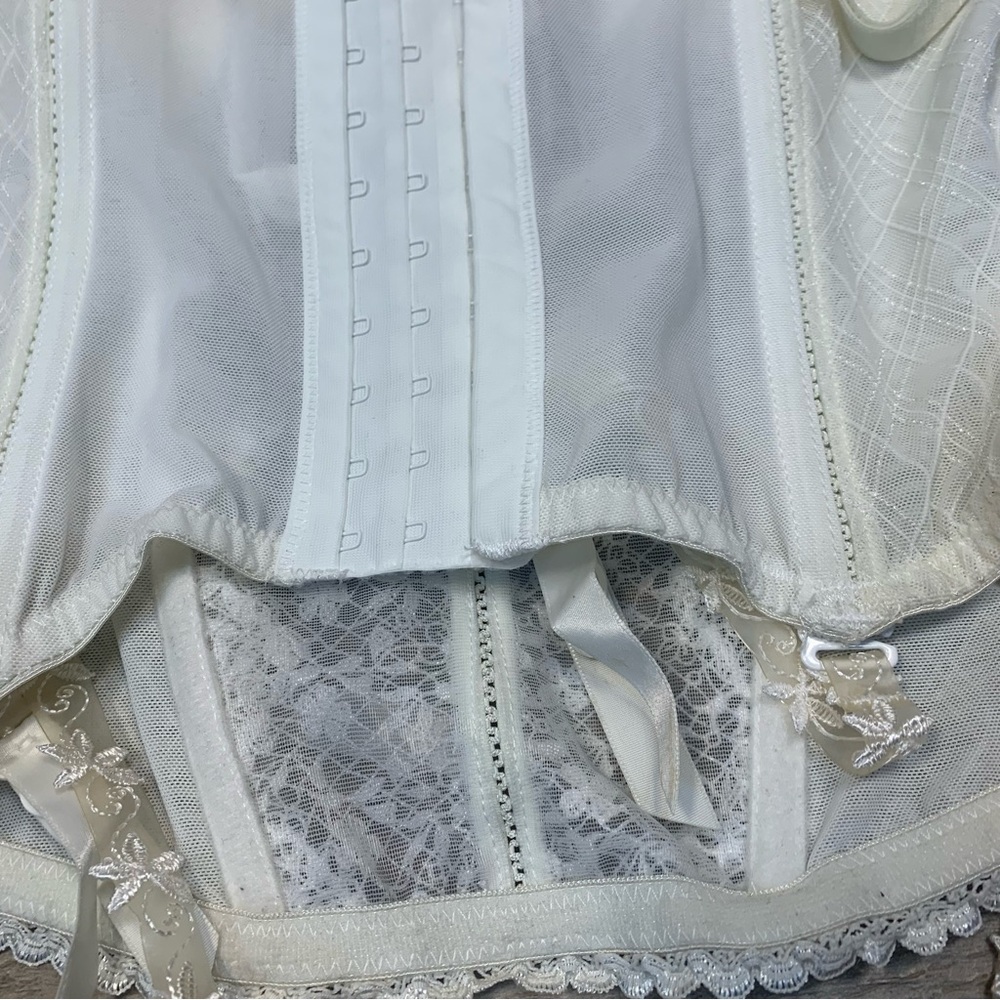 Cacique Sensual Underwired Lace Bow Basque Corset - Picture 12 of 13